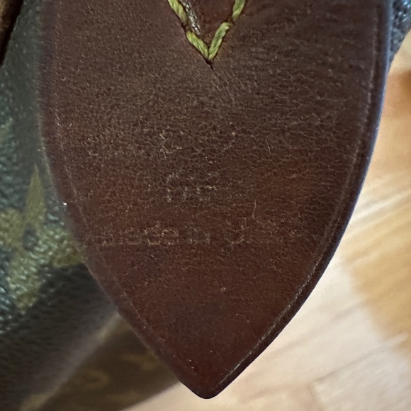 Louis Vuitton Vintage Speedy Leather Handbag Serial Number FH0942 - Picture 4 of 16